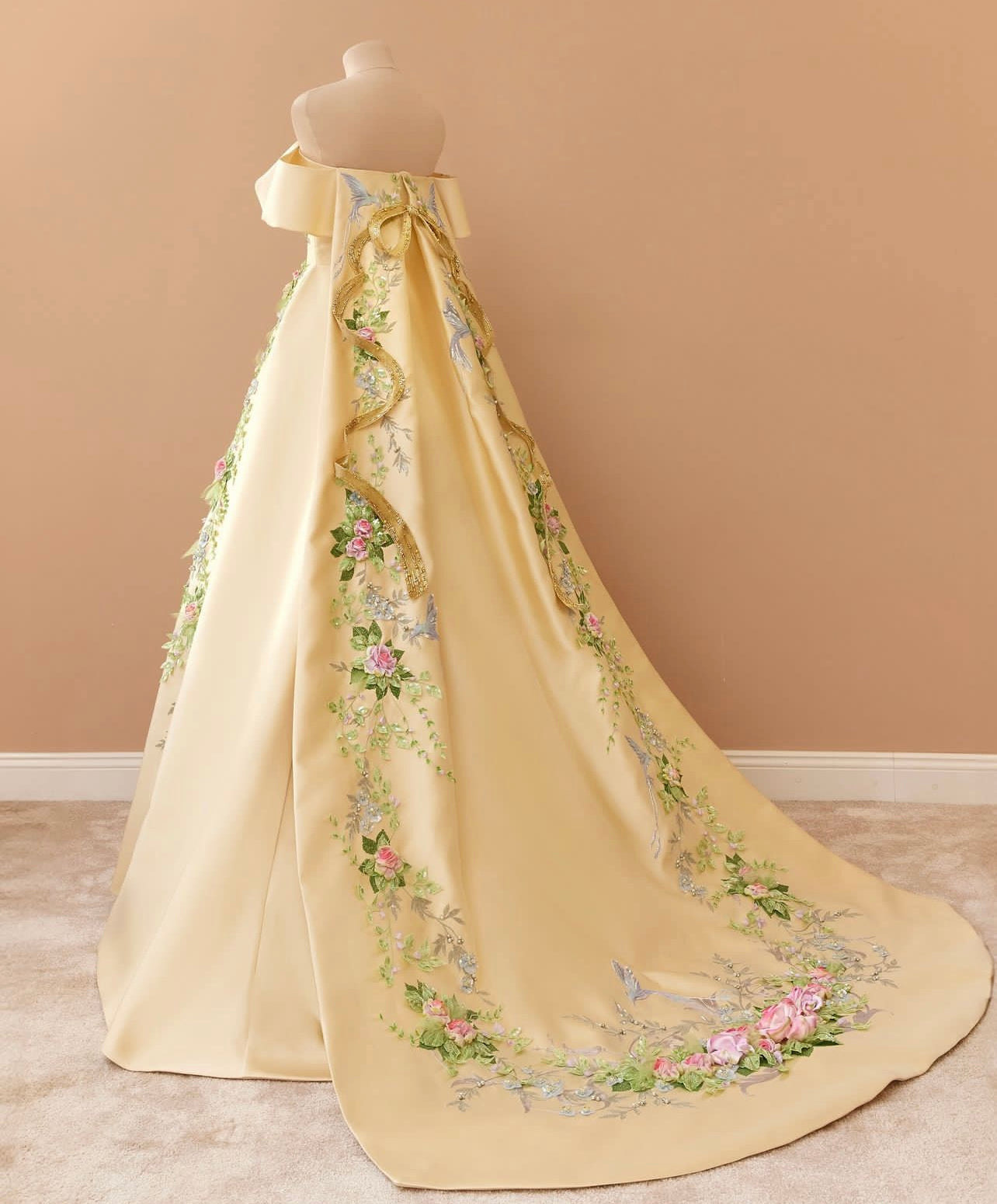 Yellow princess dress